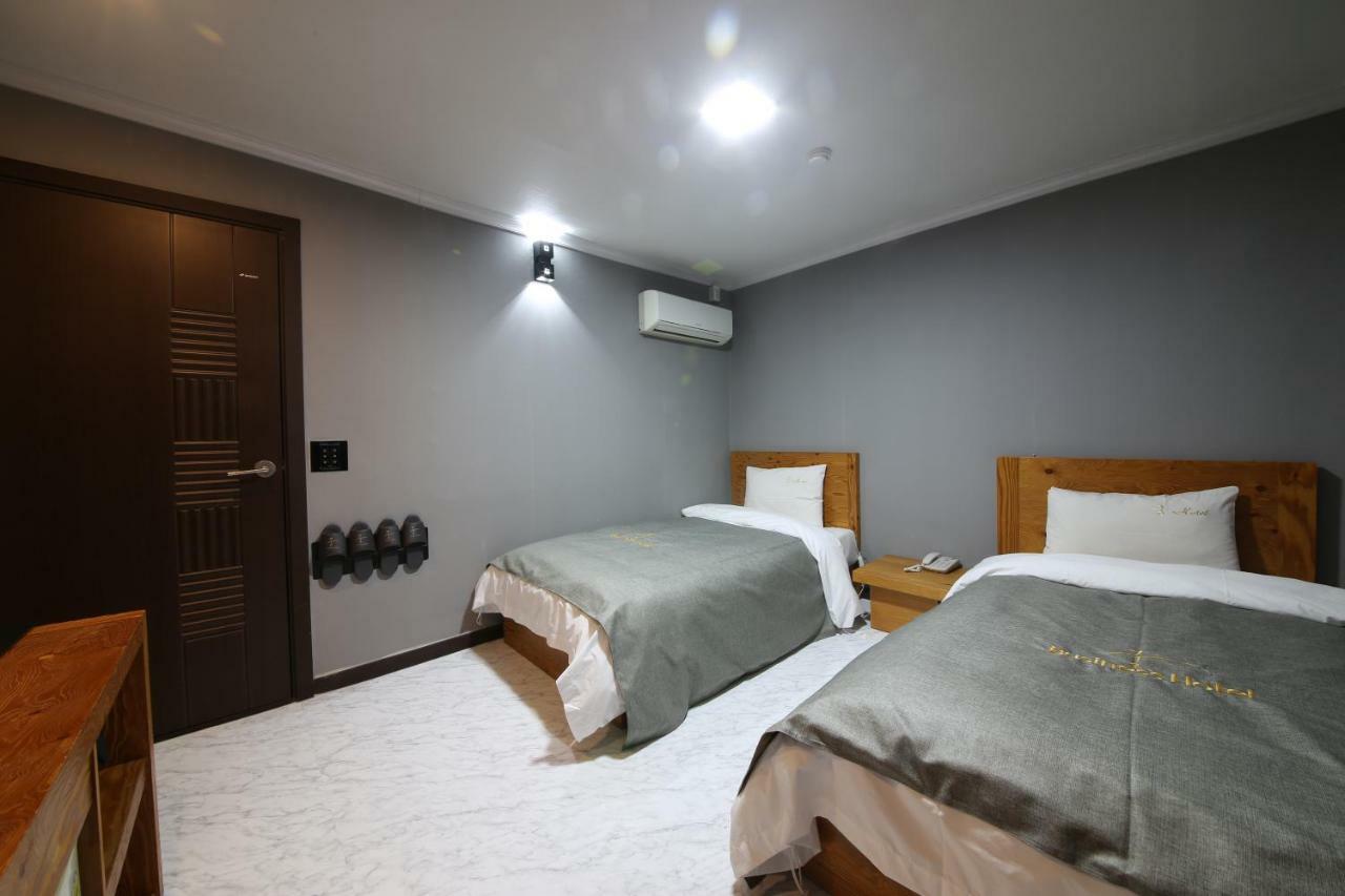 Gung Hotel Jeonju Exterior foto